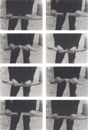 Kismányoky Károly: Kenyértörés, 1973, ezüst zselatin dokubrom papír, 20,8x29,5 cm