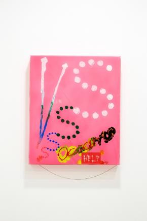 Occam segít, 2017, plexi, lakkfilctoll, szivacs, drót, 60 x 50 cm. Fotó: Surányi Miklós