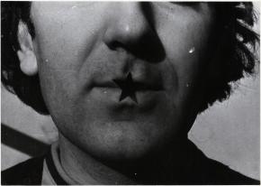 Pinczehelyi Sándor: Csillag, száj, 1975, zselatinos ezüst nagyítás, 21 x 29,5 cm